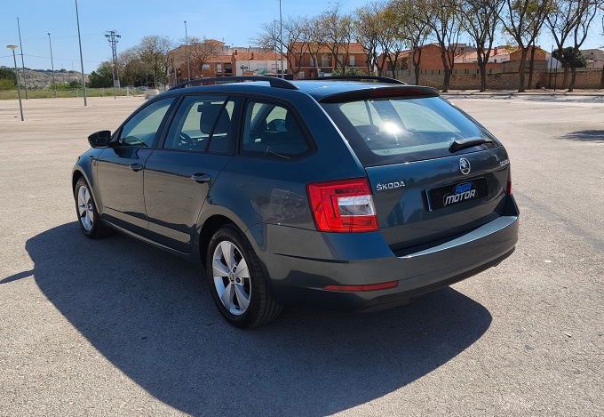 SKODA Octavia 1.5 TSI DSG GTEC Ambition - Imagen 7