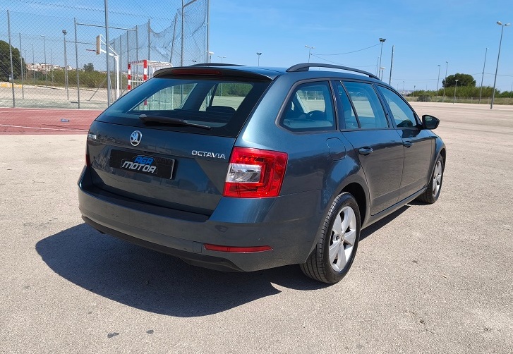 SKODA Octavia 1.5 TSI DSG GTEC Ambition - Imagen 10