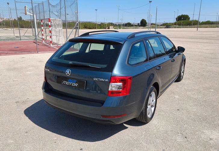 SKODA Octavia 1.5 TSI DSG GTEC Ambition - Imagen 11