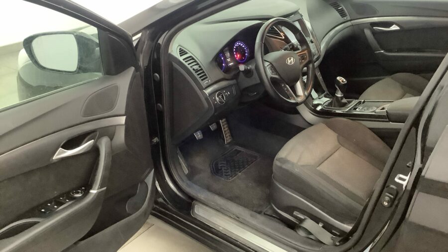 HYUNDAI i40 1.7 CRDi BlueDrive Tecno - Imagen 5