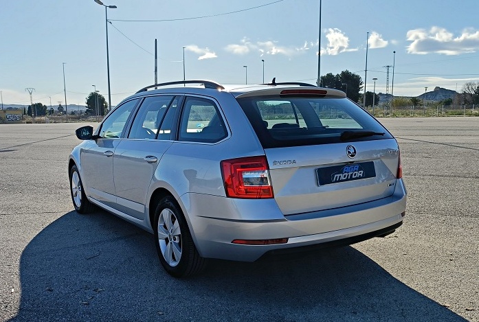 SKODA Octavia 1.5 TSI DSG GTEC Ambition - Imagen 5