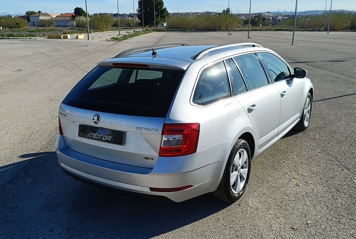 SKODA Octavia 1.5 TSI DSG GTEC Ambition - Imagen 10