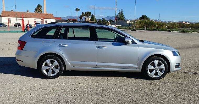 SKODA Octavia 1.5 TSI DSG GTEC Ambition - Imagen 11