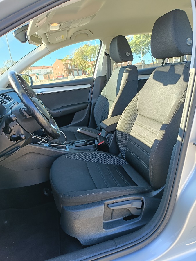 SKODA Octavia 1.5 TSI DSG GTEC Ambition - Imagen 17