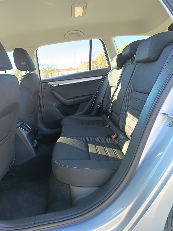 SKODA Octavia 1.5 TSI DSG GTEC Ambition - Imagen 19