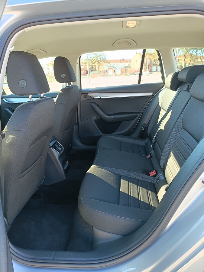 SKODA Octavia 1.5 TSI DSG GTEC Ambition - Imagen 21