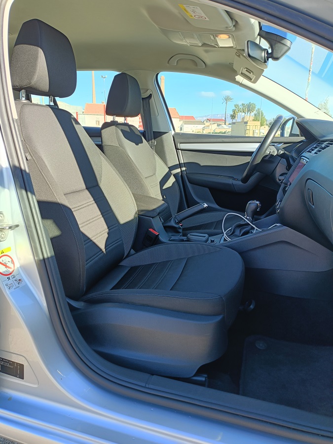 SKODA Octavia 1.5 TSI DSG GTEC Ambition - Imagen 29