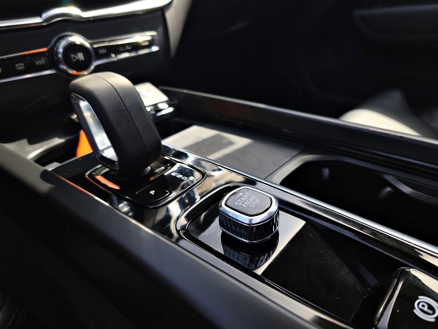 Volvo Xc60 híbrido enchufable XC60 T6 TWIN RECHARGE INSCRIPTION EXPRESSION - Imagen 36
